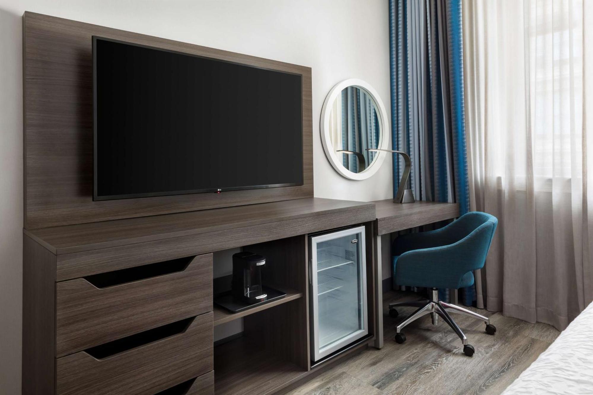 Hampton Inn & Suites Baltimore Inner Harbor Extérieur photo