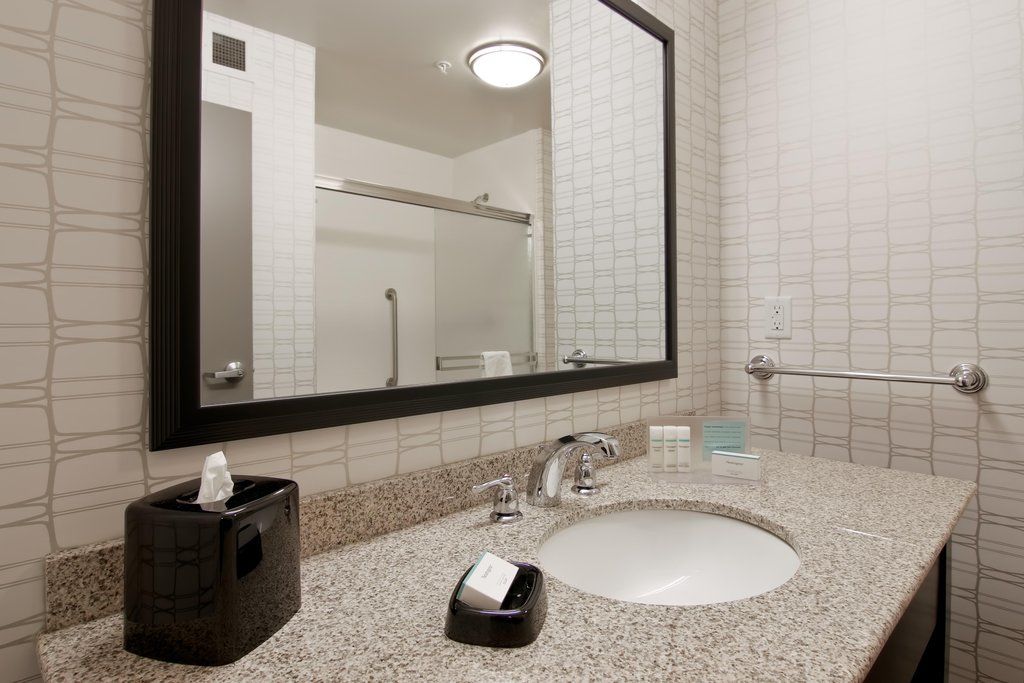 Hampton Inn & Suites Baltimore Inner Harbor Extérieur photo
